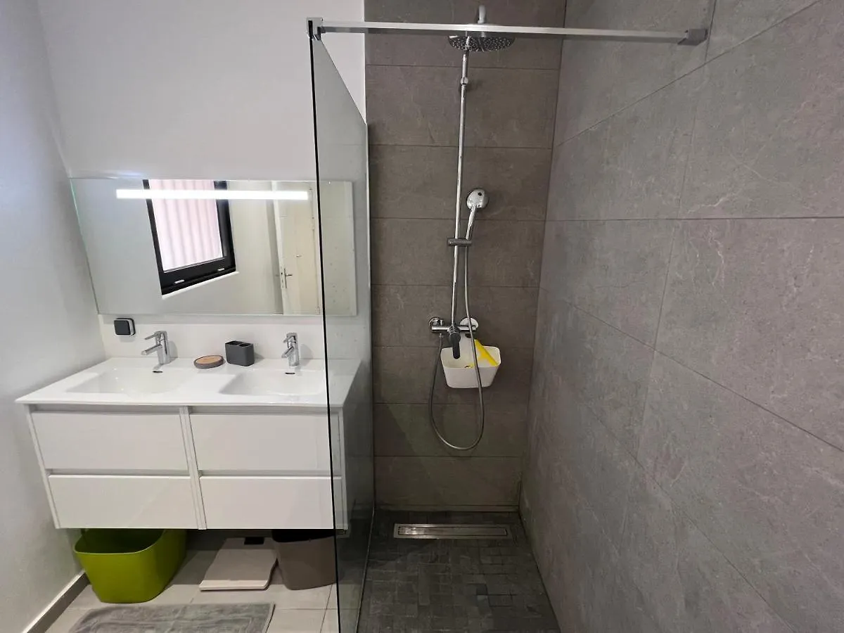 Appartamento Front-Beach Apt 818 At Flamboyant Residence Sandy Ground
