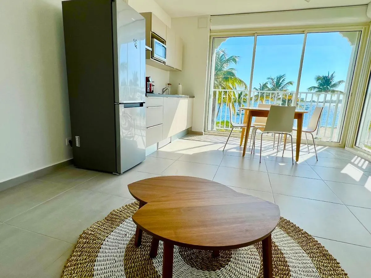 Front-Beach Apt 818 At Flamboyant Residence Sandy Ground 0*,